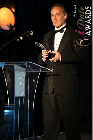 Un heureux Ken Agee d'une affaire étrangère à la cérémonie de remise des prix de l'industrie des rencontres Idate Las Vegas